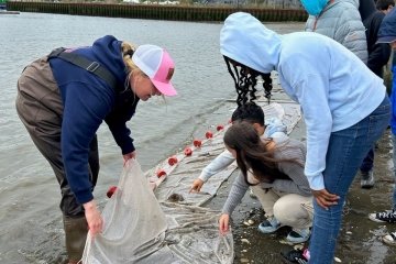 Mercy University Center for STEM and local school students help clean up Long Island Sound
