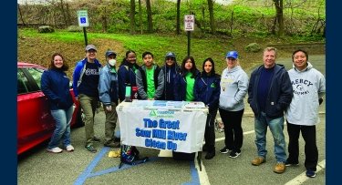 Photo of Earth Day clean up with volunteers