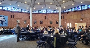 Keynote speaker C. Edward Watson, Ph.D., vice president for digital innovation at the American Association of Colleges and Universities, addressed Mercy University faculty at the 2024 Fall Faculty Seminar Day