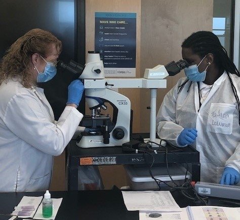 CLS Faculty and Student using dual microscope