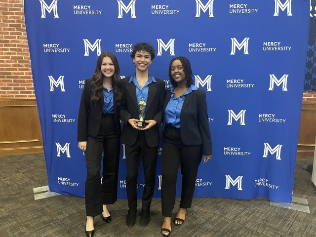 Mercy University student winners of the 5th Annual Student-Preneur Competition