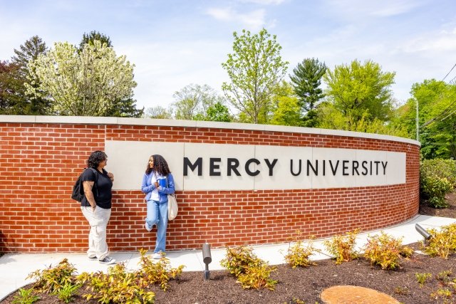Mercy University entrance in Westchester with students in front
